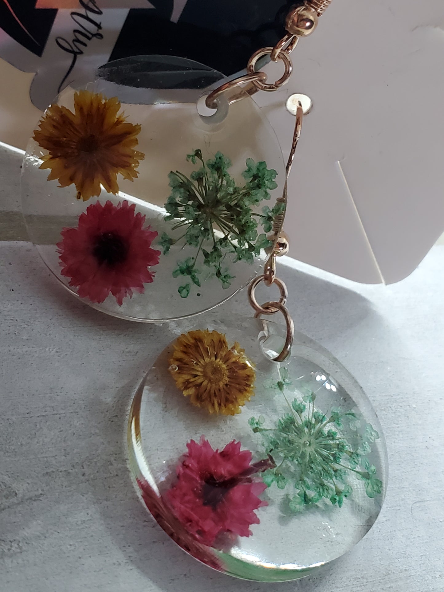 Wildflower round earrings