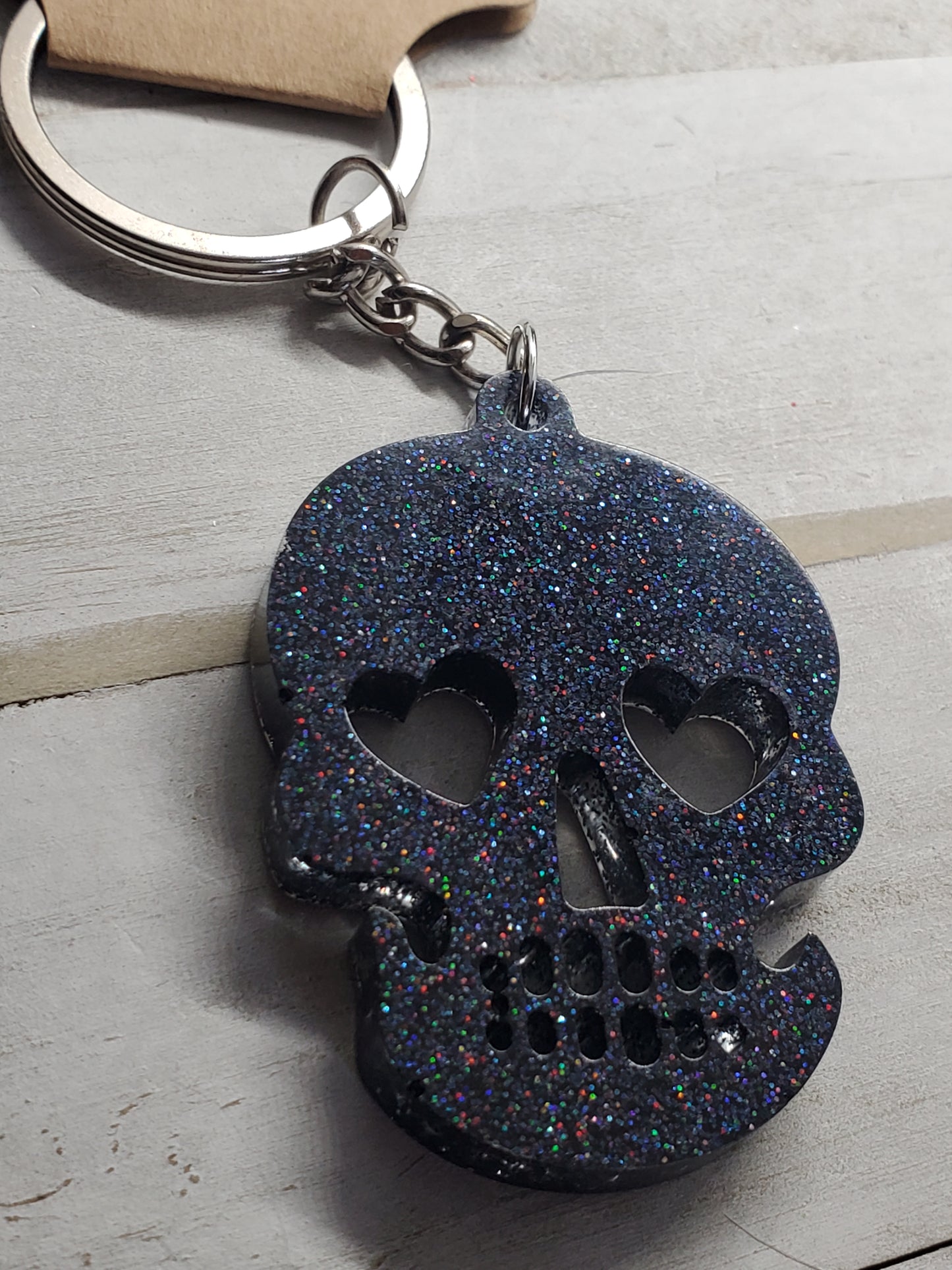 Holographic glitter skull keychain