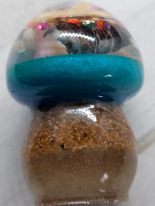 Beach resin mushroom