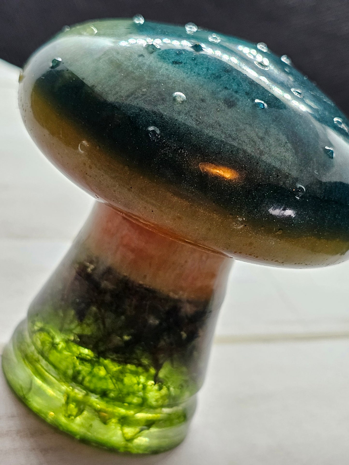 Green resin mushroom