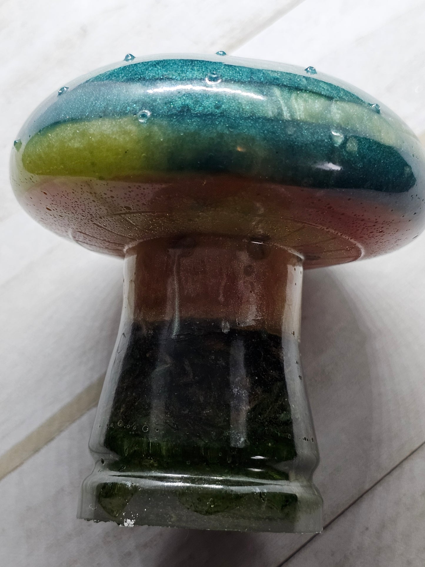 Green resin mushroom