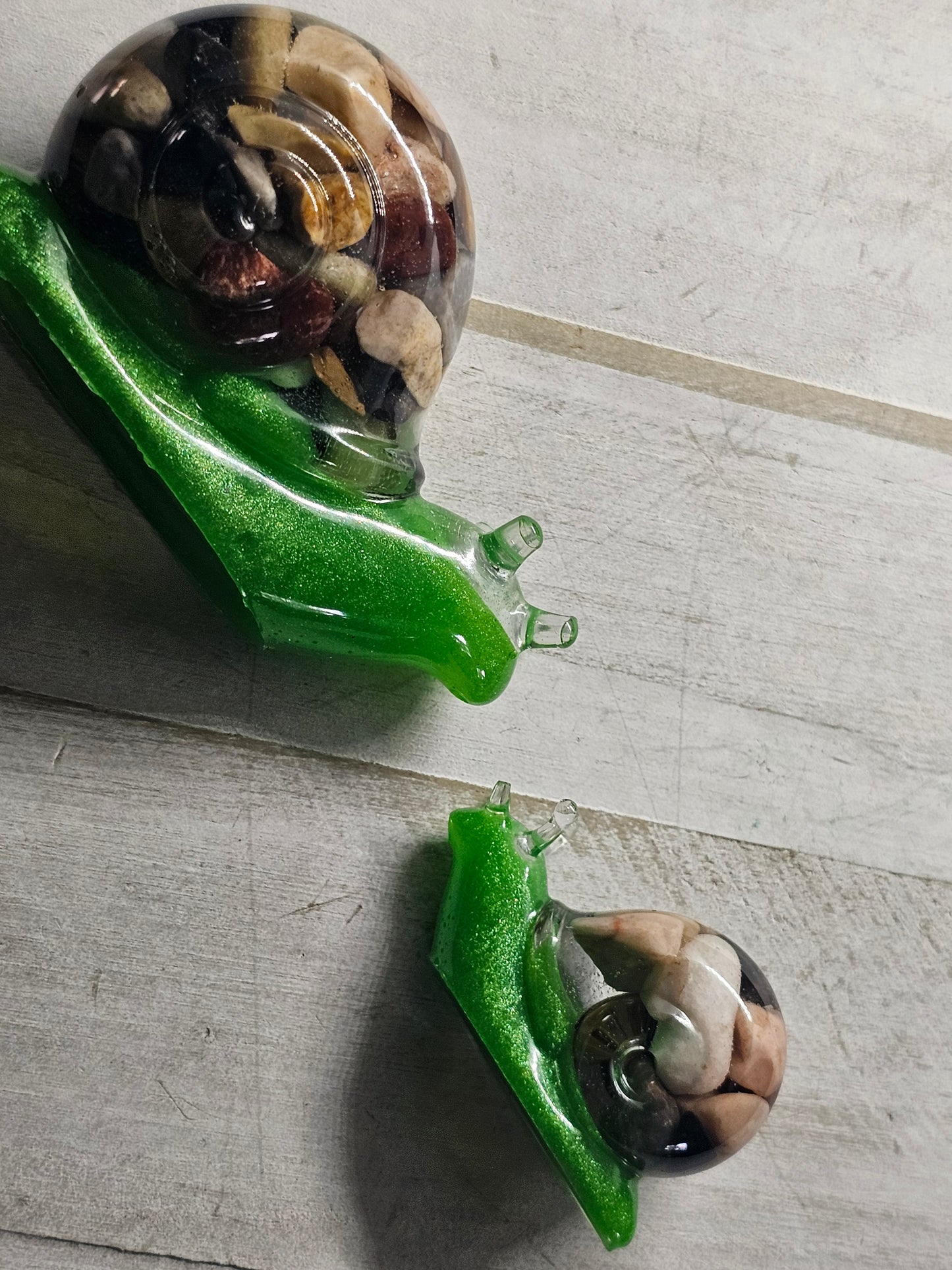 Rock snail statue set