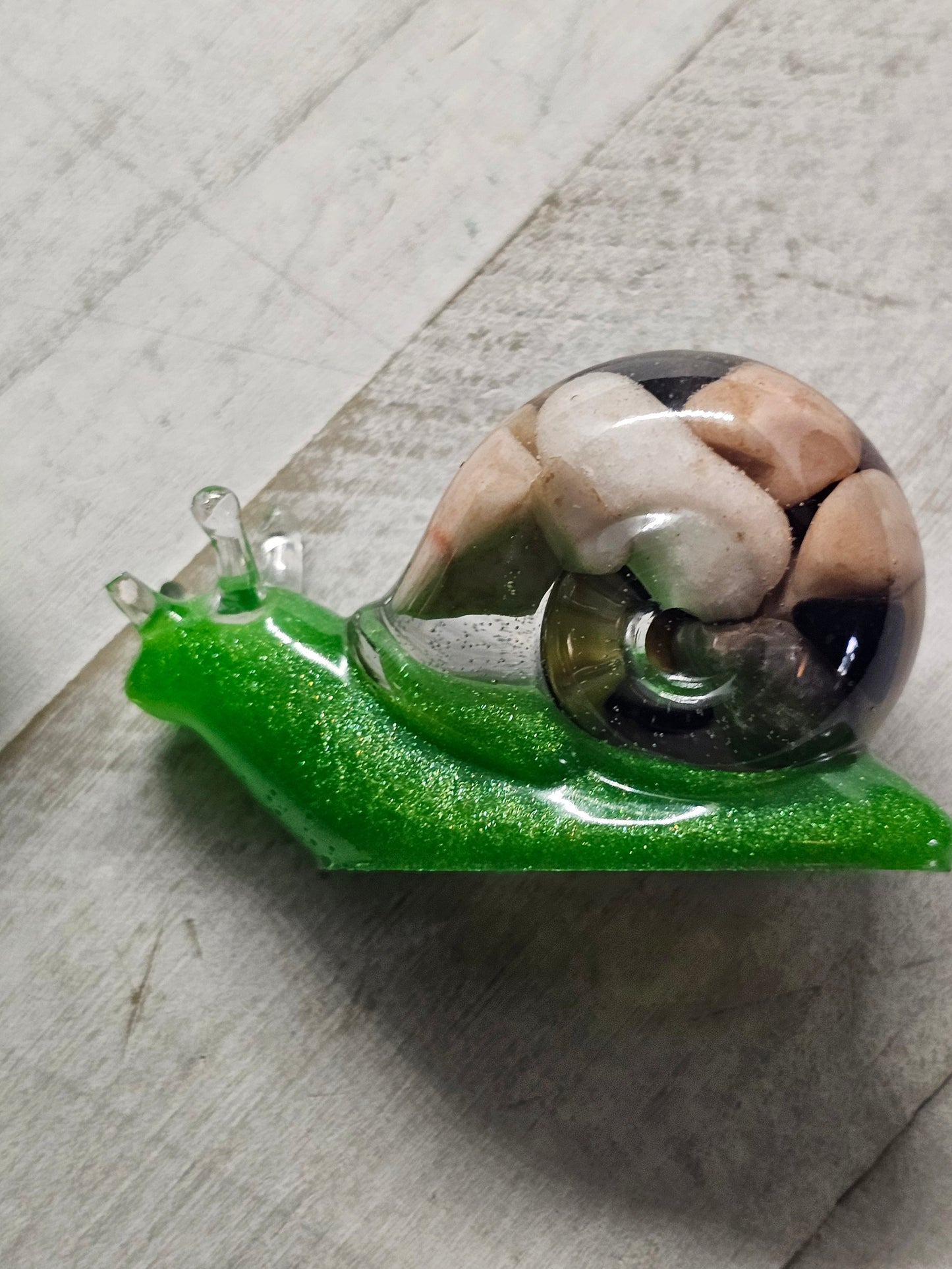 Rock snail statue set