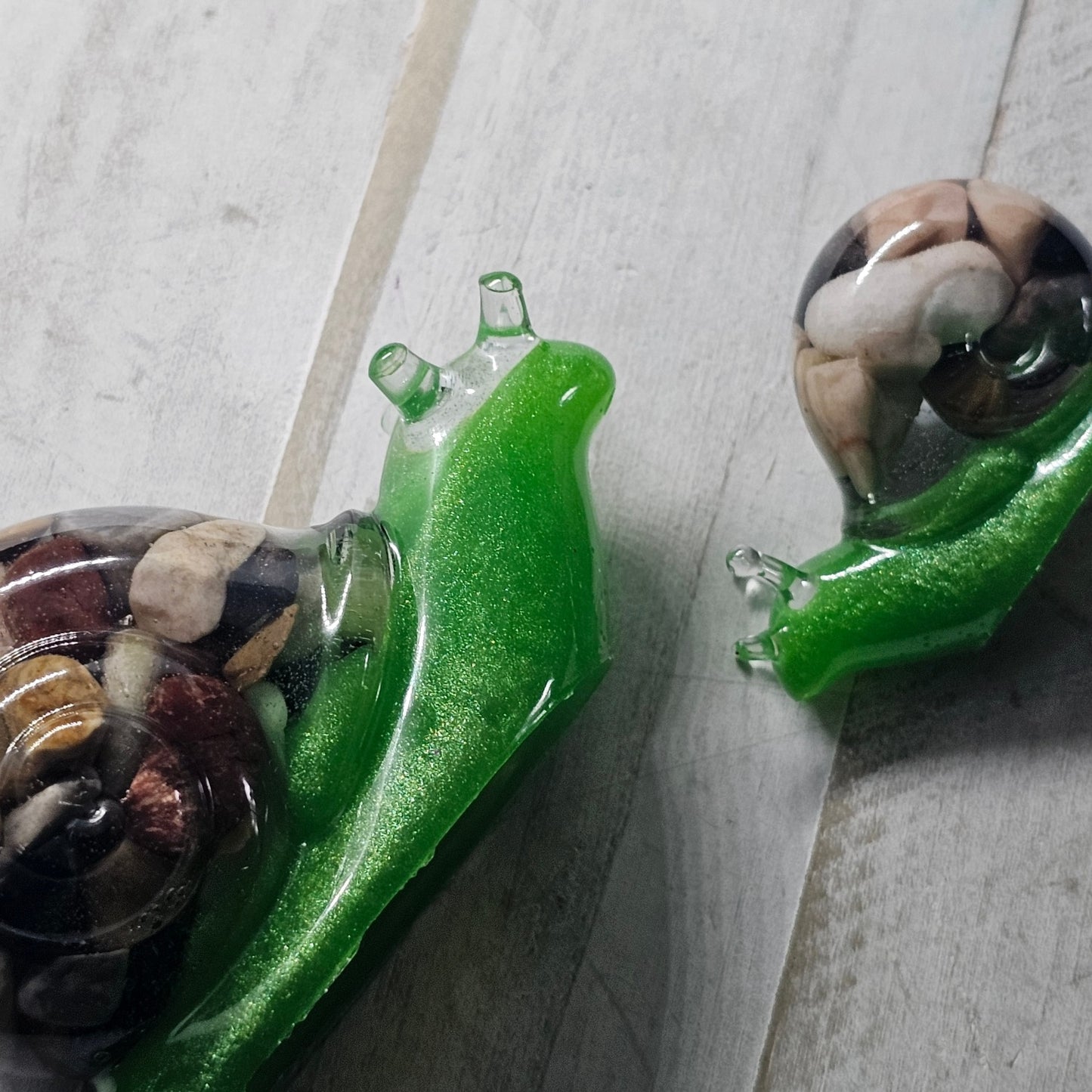 Rock snail statue set