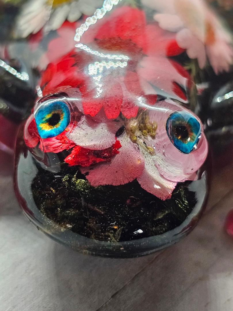 Flower custom resin frog