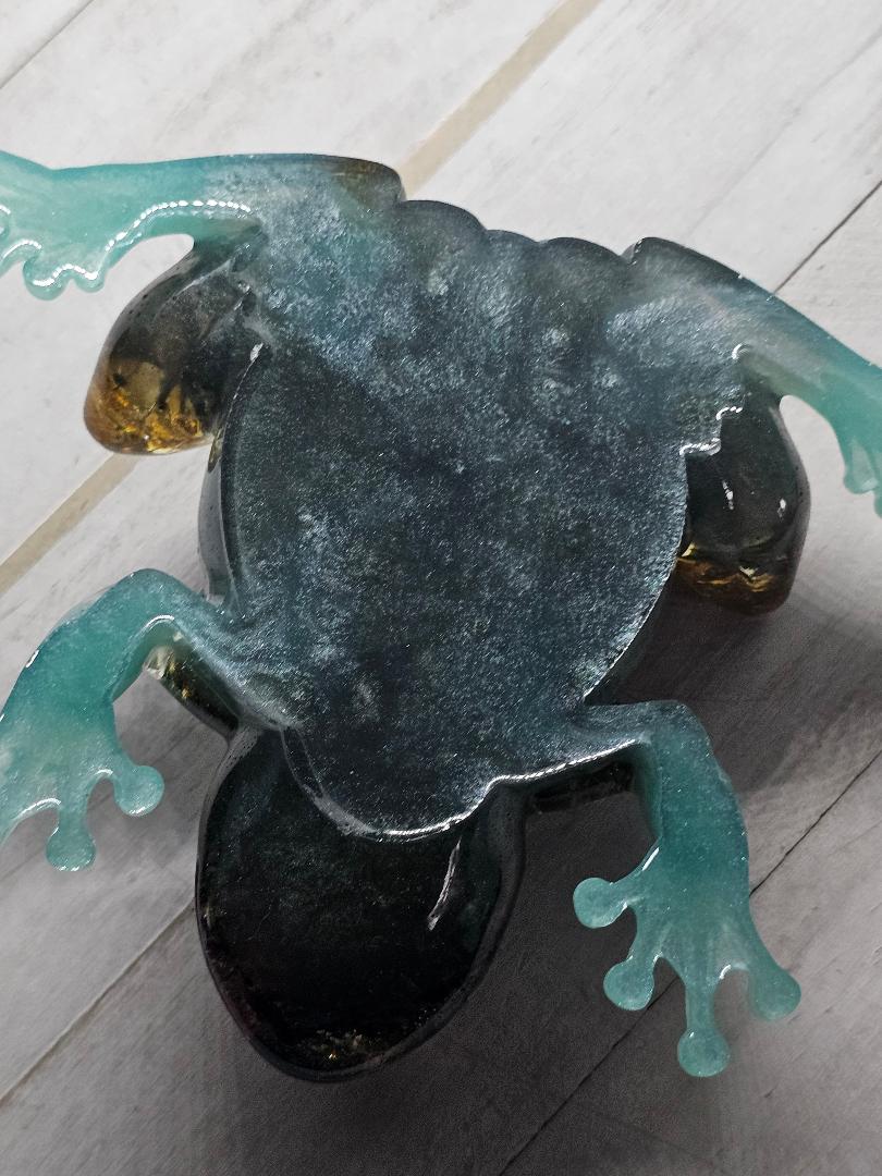 Flower custom resin frog