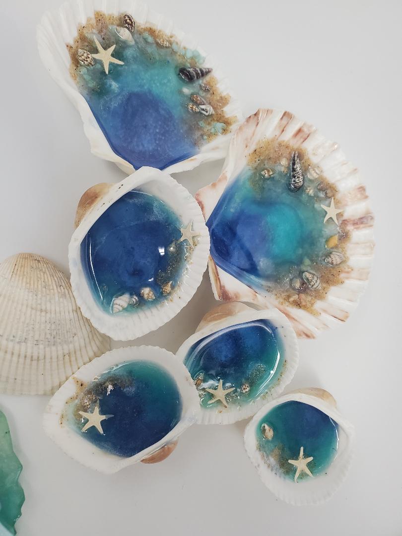 Ocean in a shell trinket
