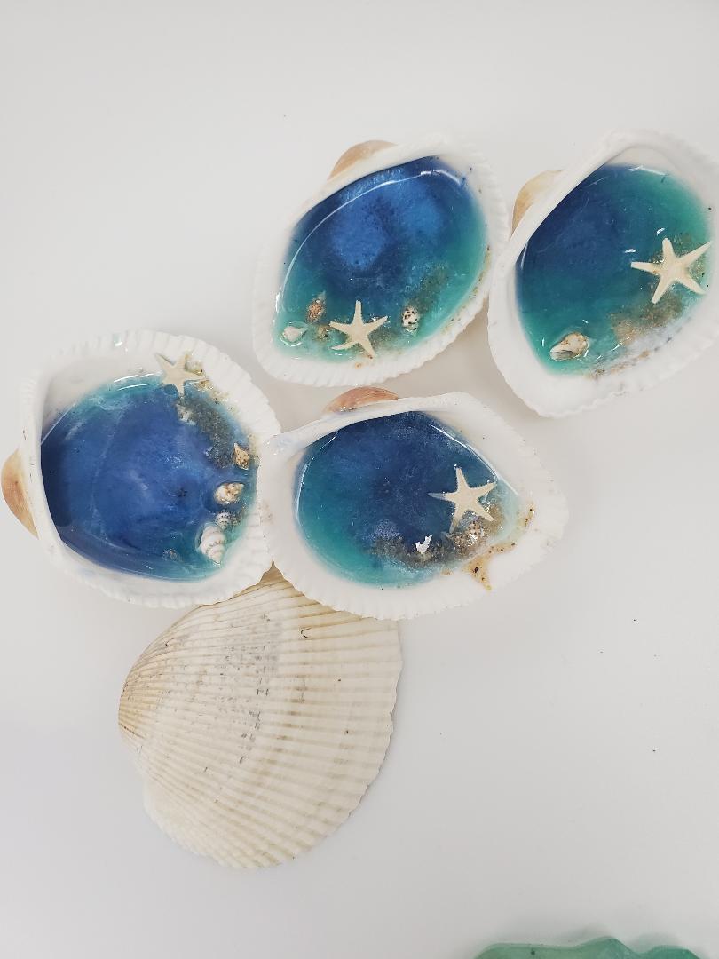 Ocean in a shell trinket