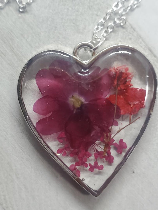 Red and pink flower heart necklace